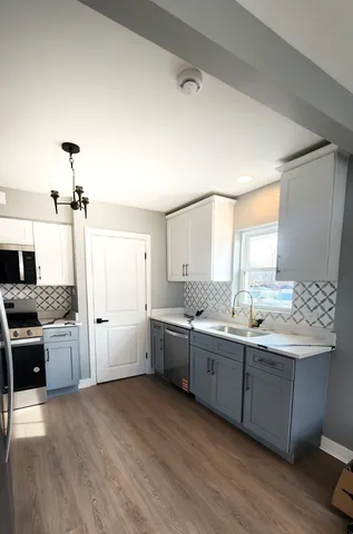 $314,900 | 9451 Lawndale Avenue, Evergreen Park, IL 60805