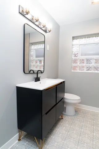 $314,900 | 9451 Lawndale Avenue, Evergreen Park, IL 60805