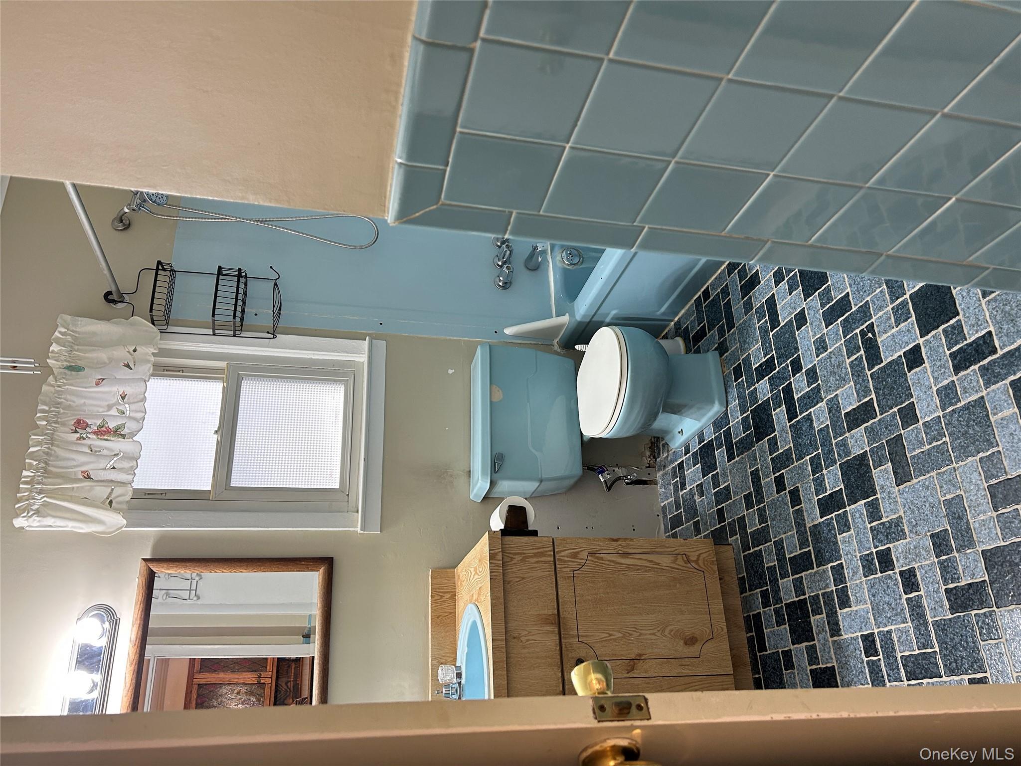 43 2nd Street, Unit 2 Ronkonkoma, NY 11779 - Photo 5 of 10