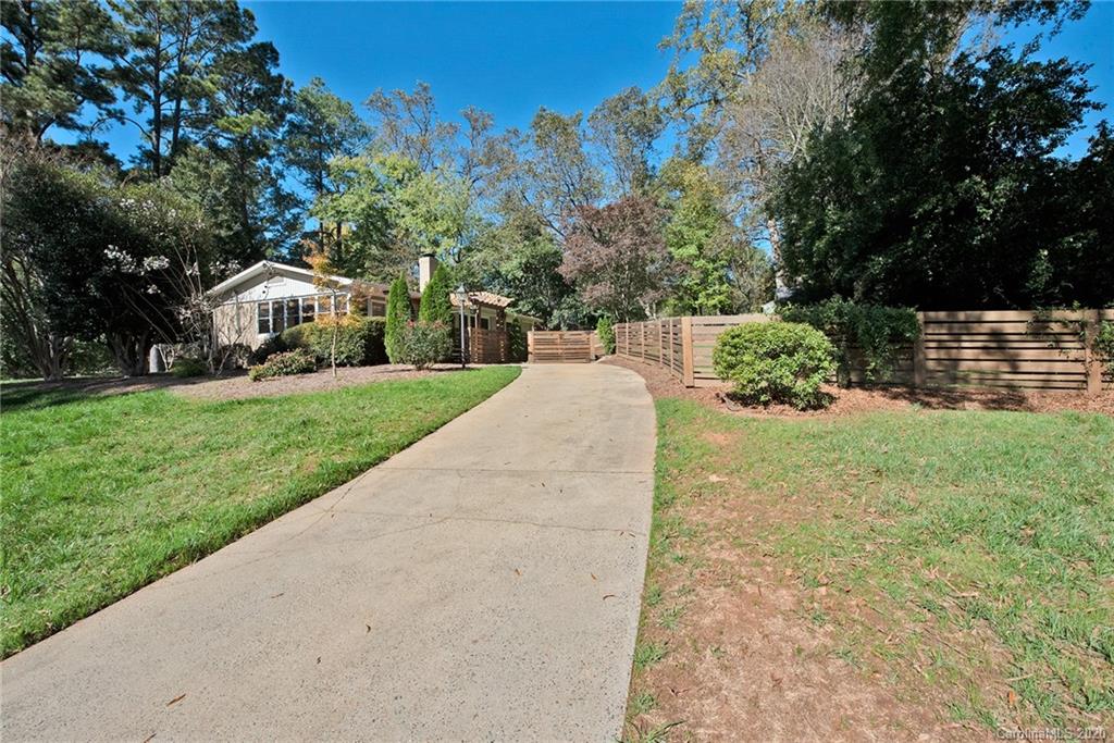 947 Burnley Road Charlotte, NC 28210 - Photo 4 of 38 Gallery Image 4