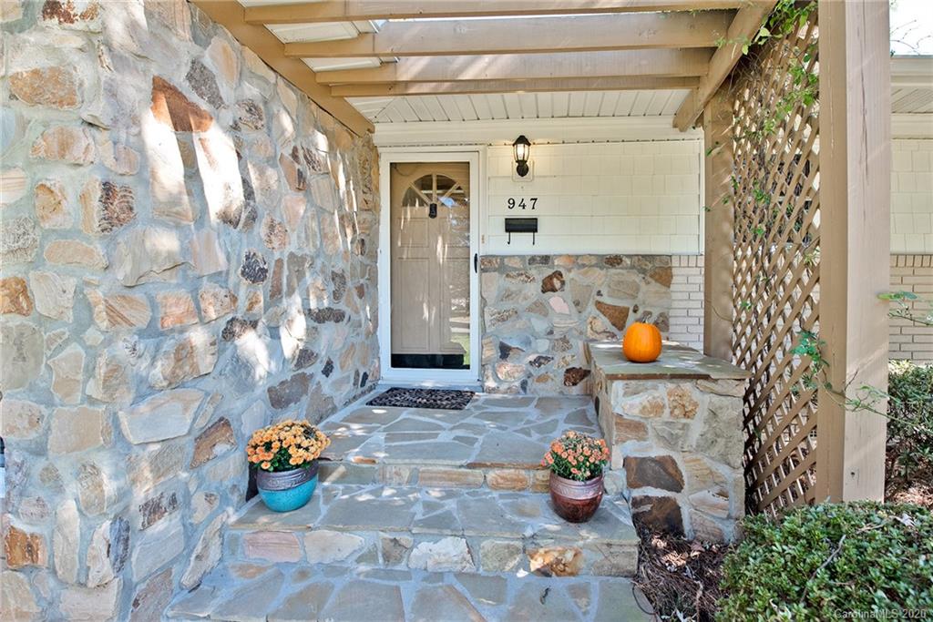 947 Burnley Road Charlotte, NC 28210 - Photo 7 of 38 Gallery Image 7