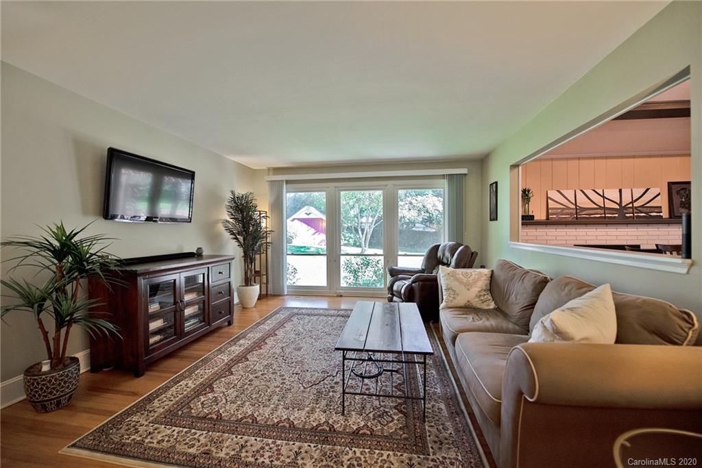 947 Burnley Road Charlotte, NC 28210 - Photo 8 of 38 Gallery Image 8