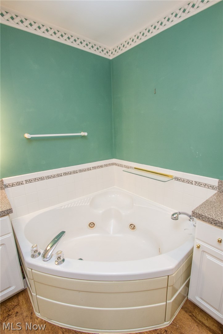 9066 Broadledge Road Macedonia, OH 44056 - Photo 15 of 35 Jetted Tub