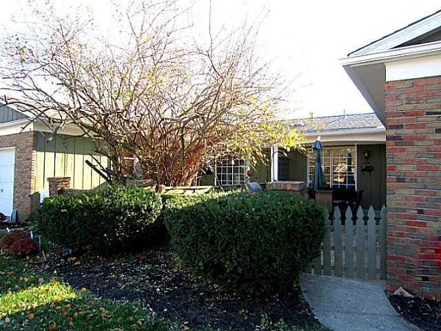 1639-1641 Durbridge Road Columbus, OH 43229 - Photo 4 of 23