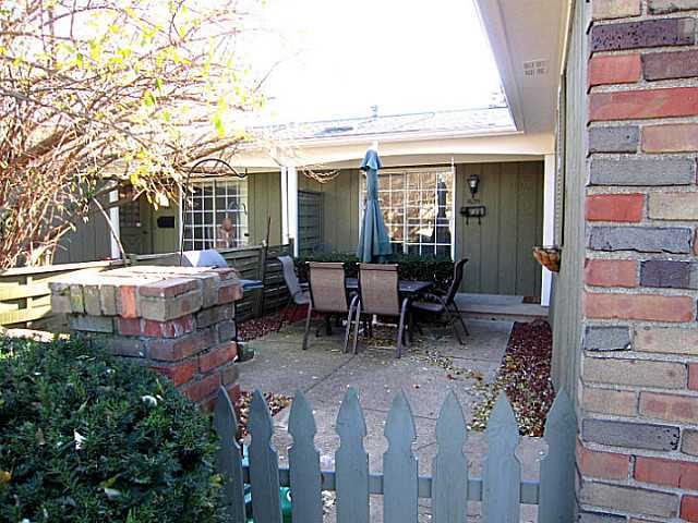1639-1641 Durbridge Road Columbus, OH 43229 - Photo 5 of 23