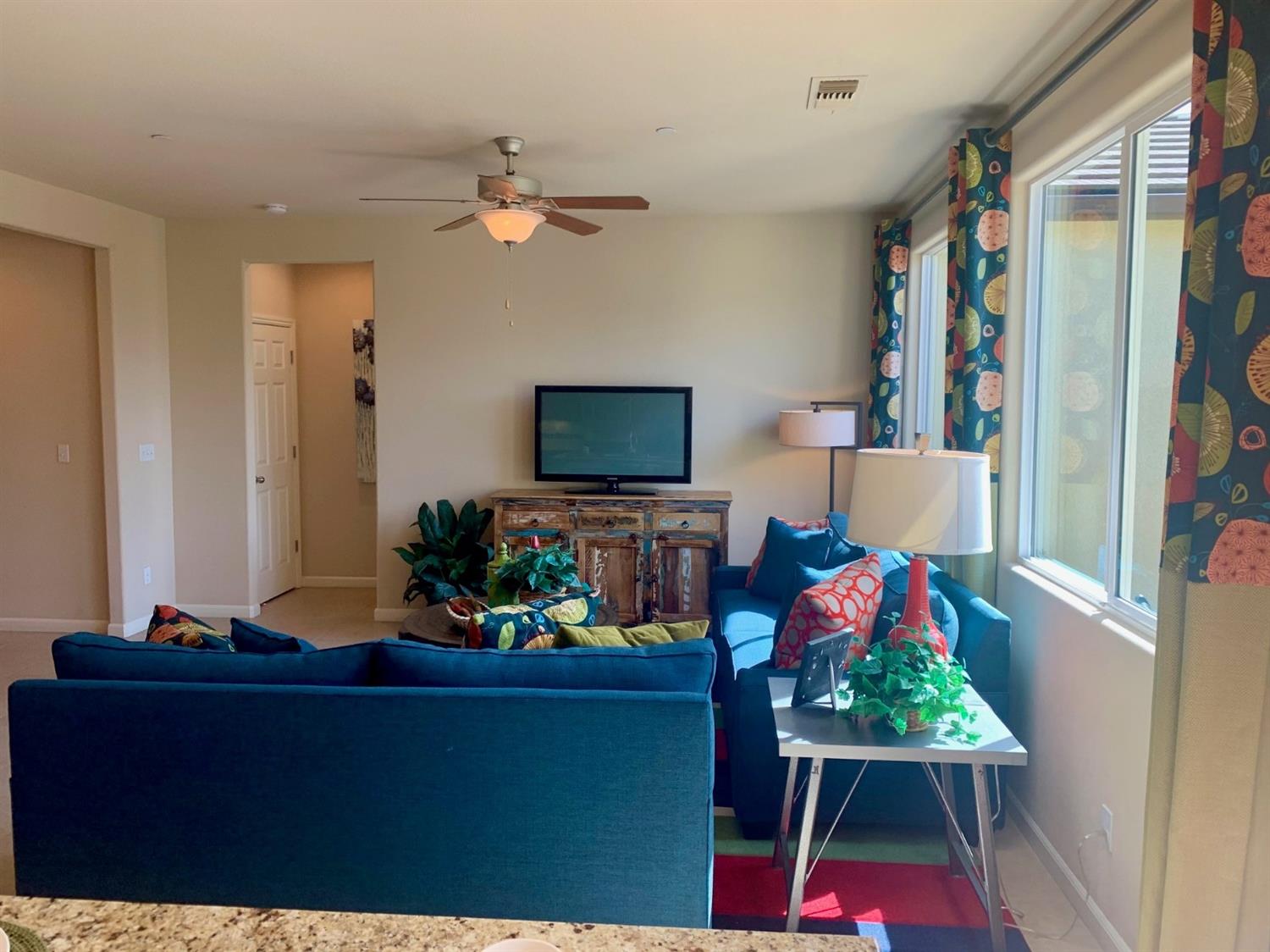 3862 Buckingham Avenue Clovis, CA 93619 - Photo 4 of 26