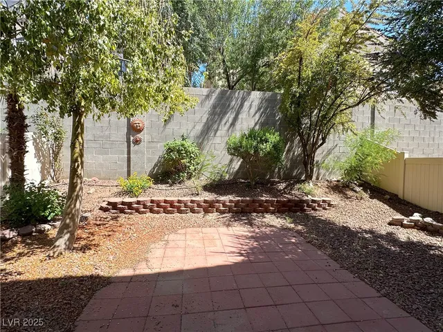 $1,789 | 1591 Buffalo Brubaker Lane, Unit 103, Henderson, NV 89002