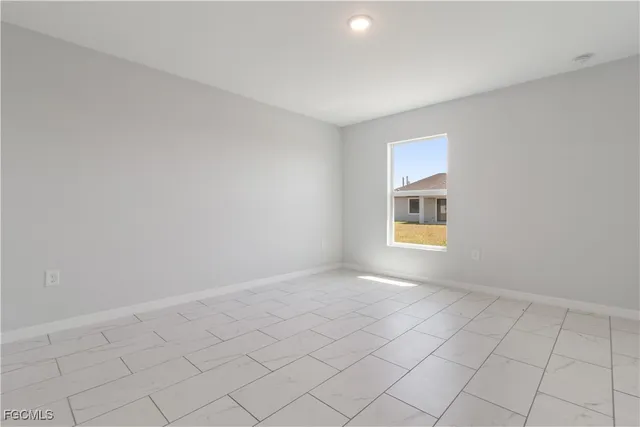 $2,300 | 8022 Melody Circle, LaBelle, FL 33935