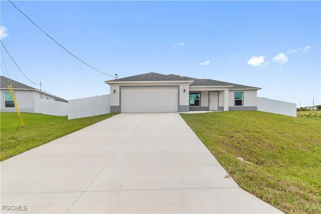 $2,300 | 8022 Melody Circle, LaBelle, FL 33935