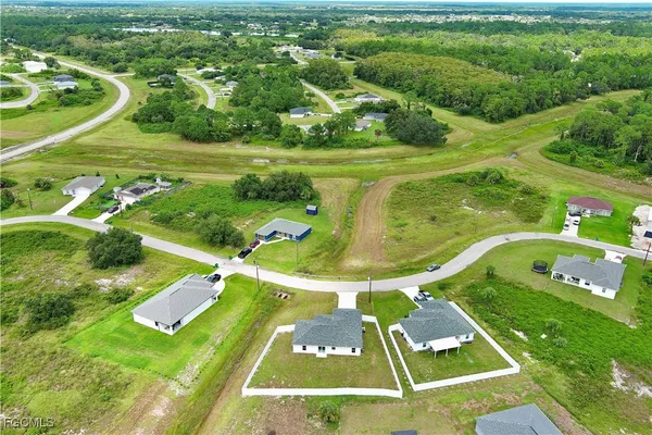 a view of a tennis court