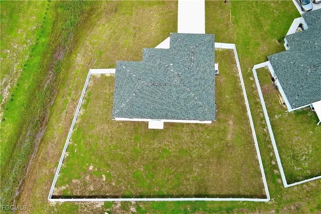 $2,300 | 8022 Melody Circle, LaBelle, FL 33935