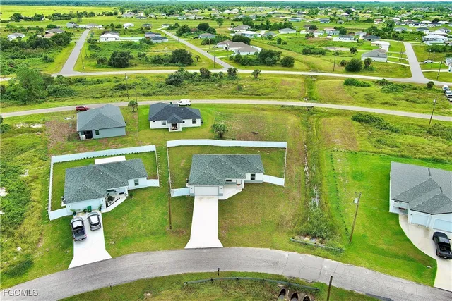 $2,300 | 8022 Melody Circle, LaBelle, FL 33935