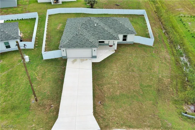 $2,300 | 8022 Melody Circle, LaBelle, FL 33935