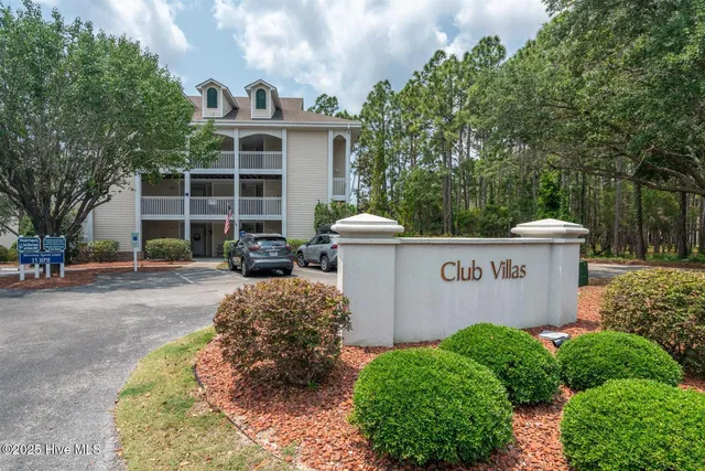 $329,000 | 3350 Club Villas Drive, Unit 104, Southport, NC 28461