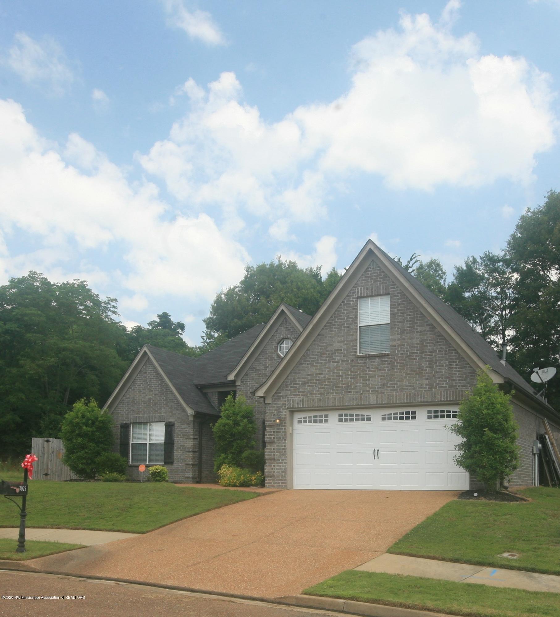 3023 Logan's Loop Hernando, MS 38632 - Photo 1 of 16 front of house ll