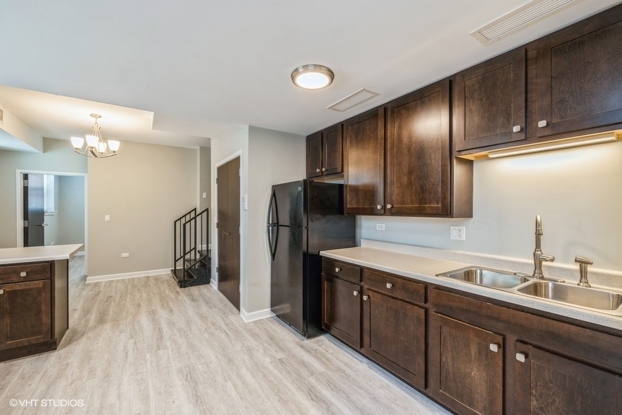 6857 South Ridgeland Avenue, Unit 101 Chicago, IL 60649 - Photo 5 of 7
