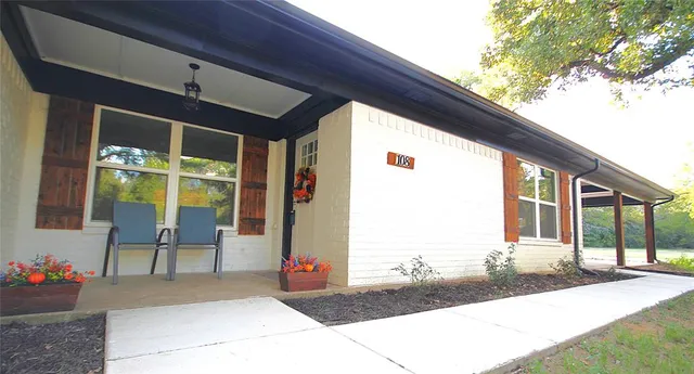 $450,000 | 108 Co Road 1102, Streetman, TX 75859