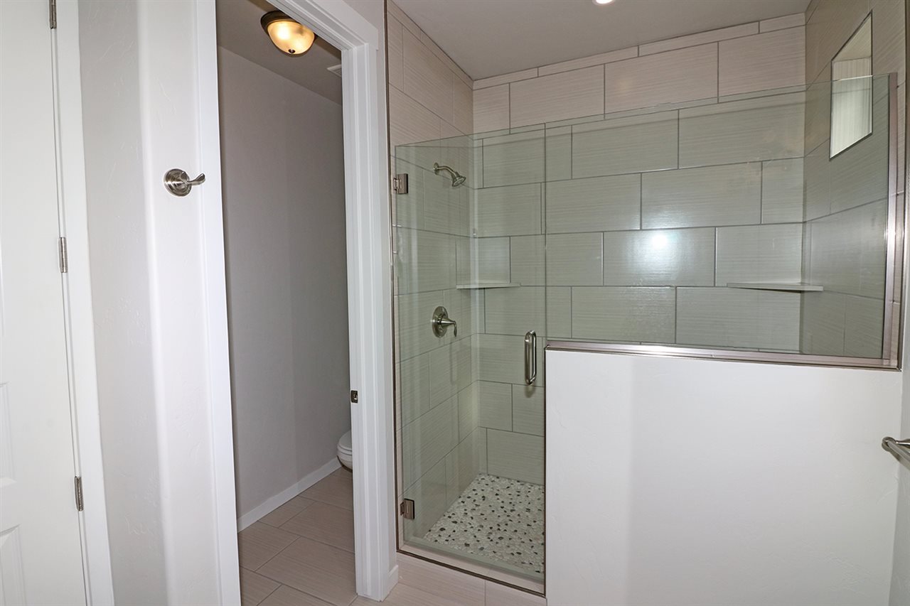 810 Rupp Avenue Palisade, CO 81526 - Photo 12 of 27 a bathroom with a shower