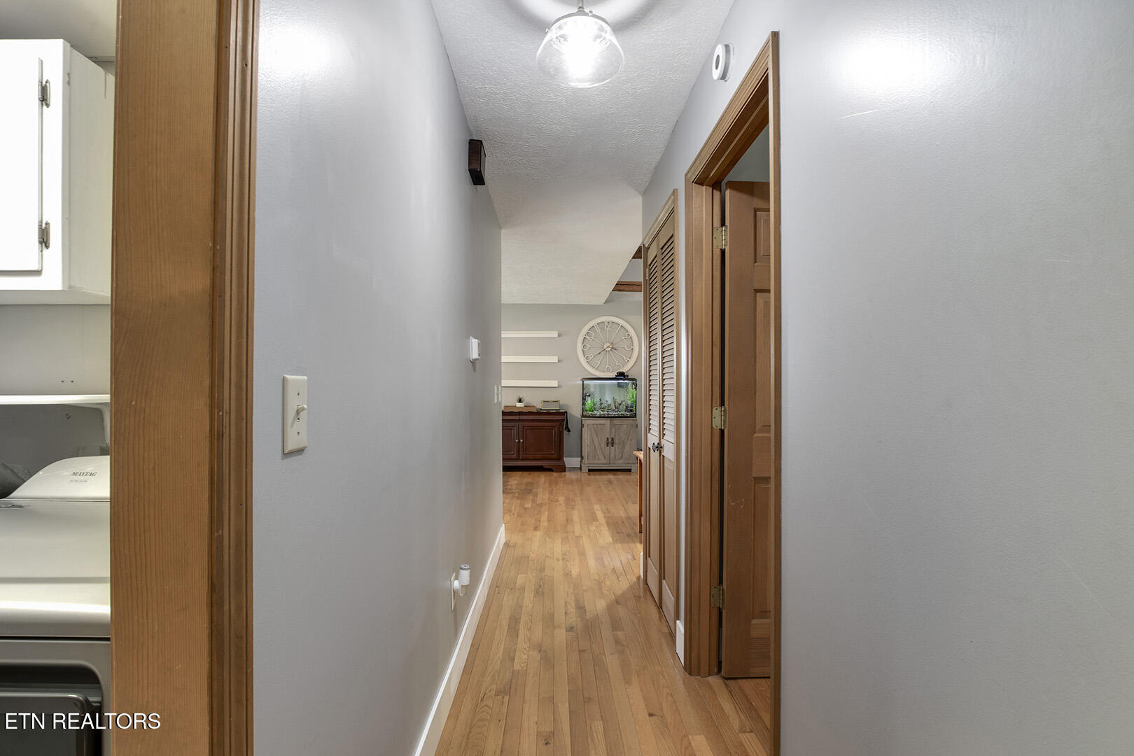 132 Morris Road Kingston, TN 37763 - Photo 26 of 60 26_MorrisLane_132_MasterHall02