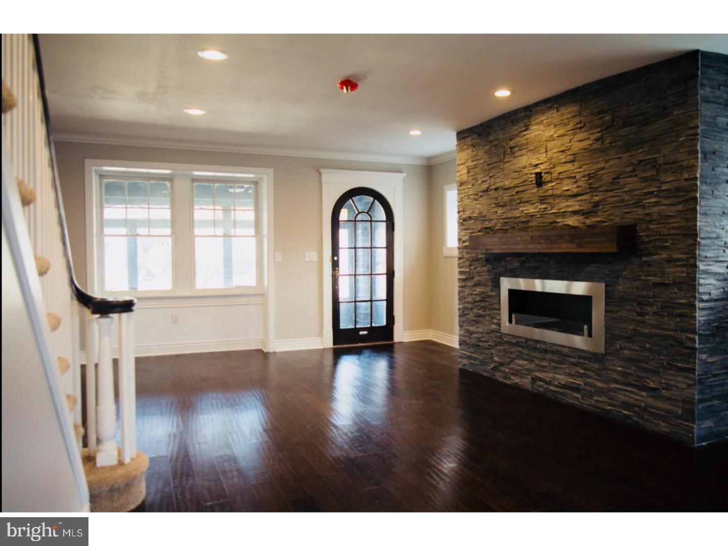 918 East Rittenhouse Street Philadelphia, PA 19138 - Photo 8 of 21 Living Room