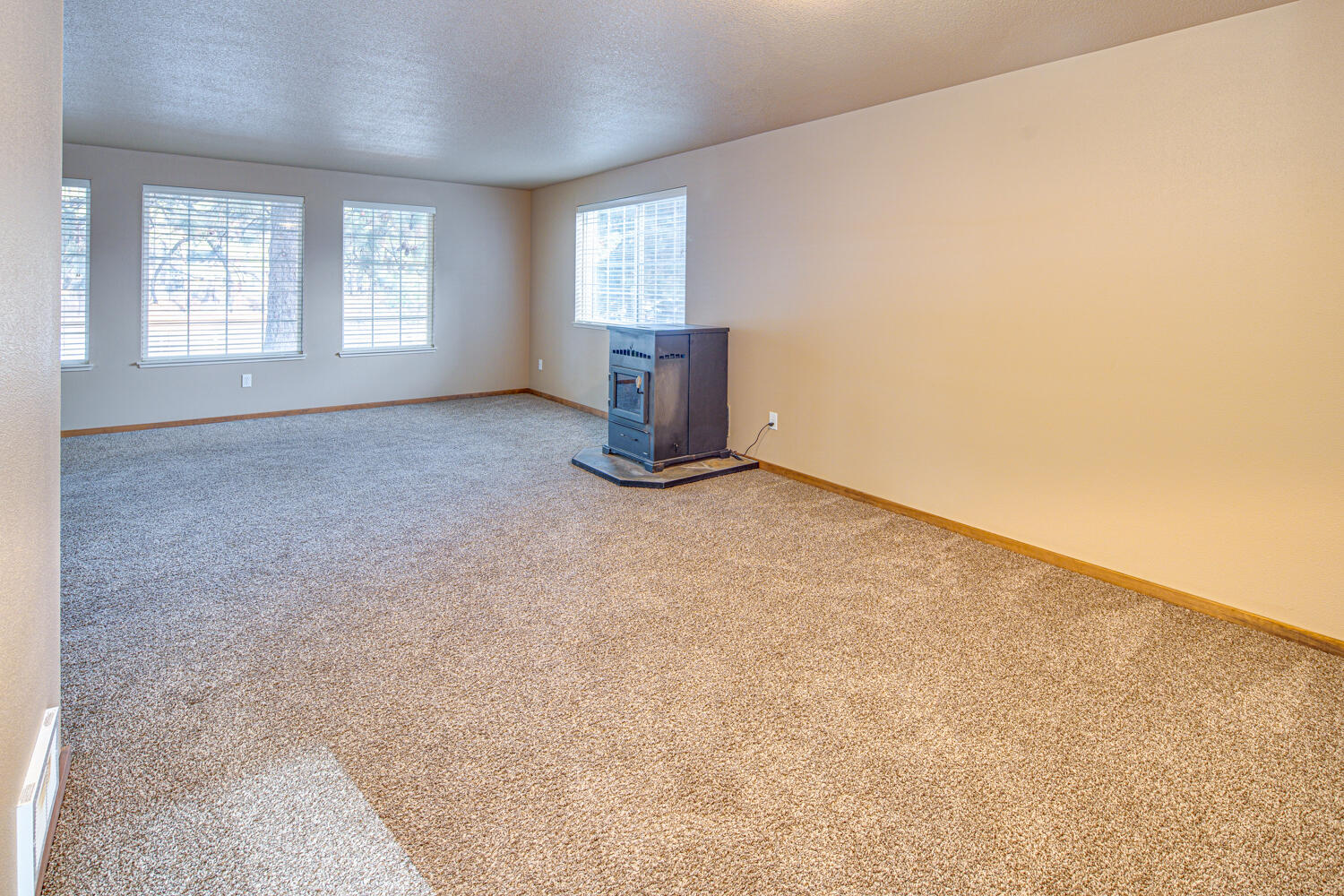 19291 Indian Summer Road Bend, OR 97702 - Photo 13 of 41 19291-126