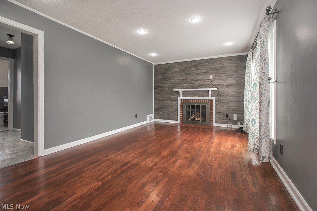4165 Verona Road Cleveland, OH 44121 - Photo 4 of 35 Gallery Image 4