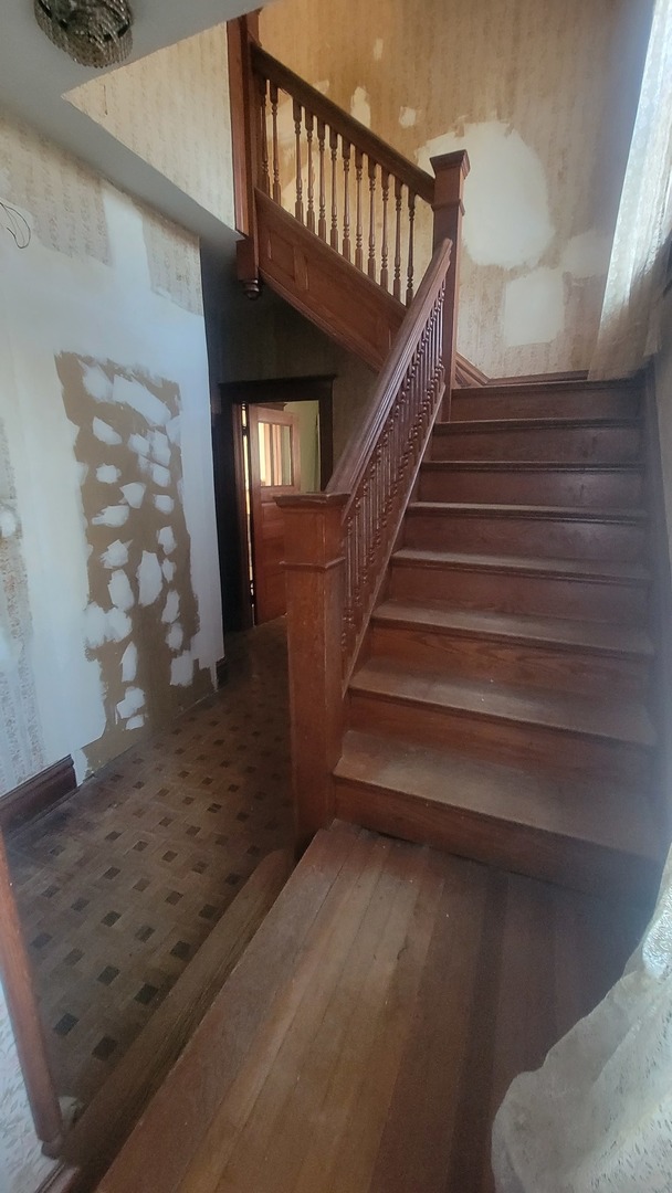 505 Paddock Avenue Ashton, IL 61006 - Photo 19 of 31 a view of entryway