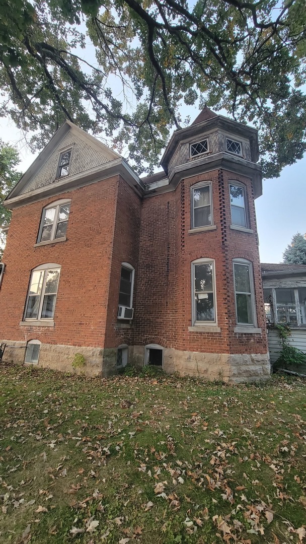 505 Paddock Avenue Ashton, IL 61006 - Photo 4 of 31