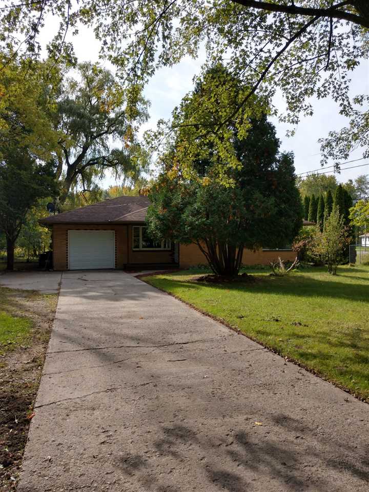 3844 Old King Road Bridgeport, MI 48601 - Photo 2 of 26