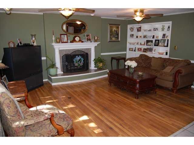 725 South Broadway Street Pendleton, IN 46064 - Photo 2 of 16 Gallery Image 2