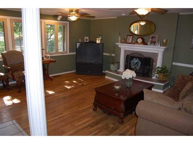 725 South Broadway Street Pendleton, IN 46064 - Photo 3 of 16 Gallery Image 3
