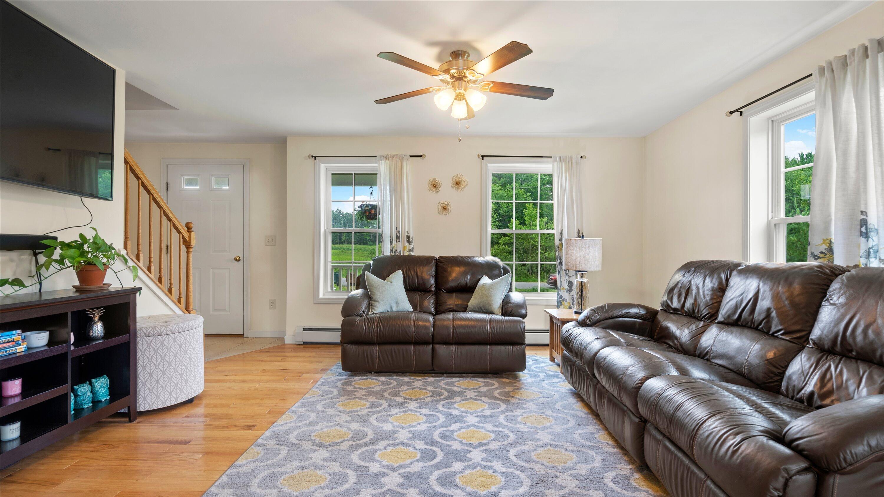 46 Ricker Road Saco, ME 04072 - Photo 15 of 38 Living Rom