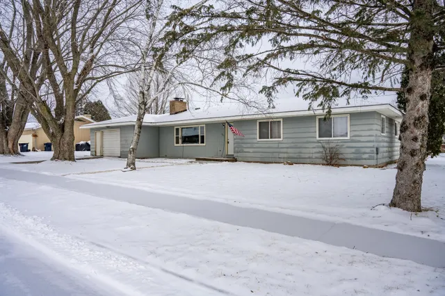 $199,000 | 801 Pearl Street, Mauston, WI 53948