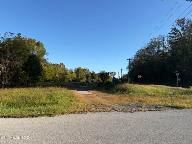 $350,000 | 410 West Broad Street, Livingston, TN 38570