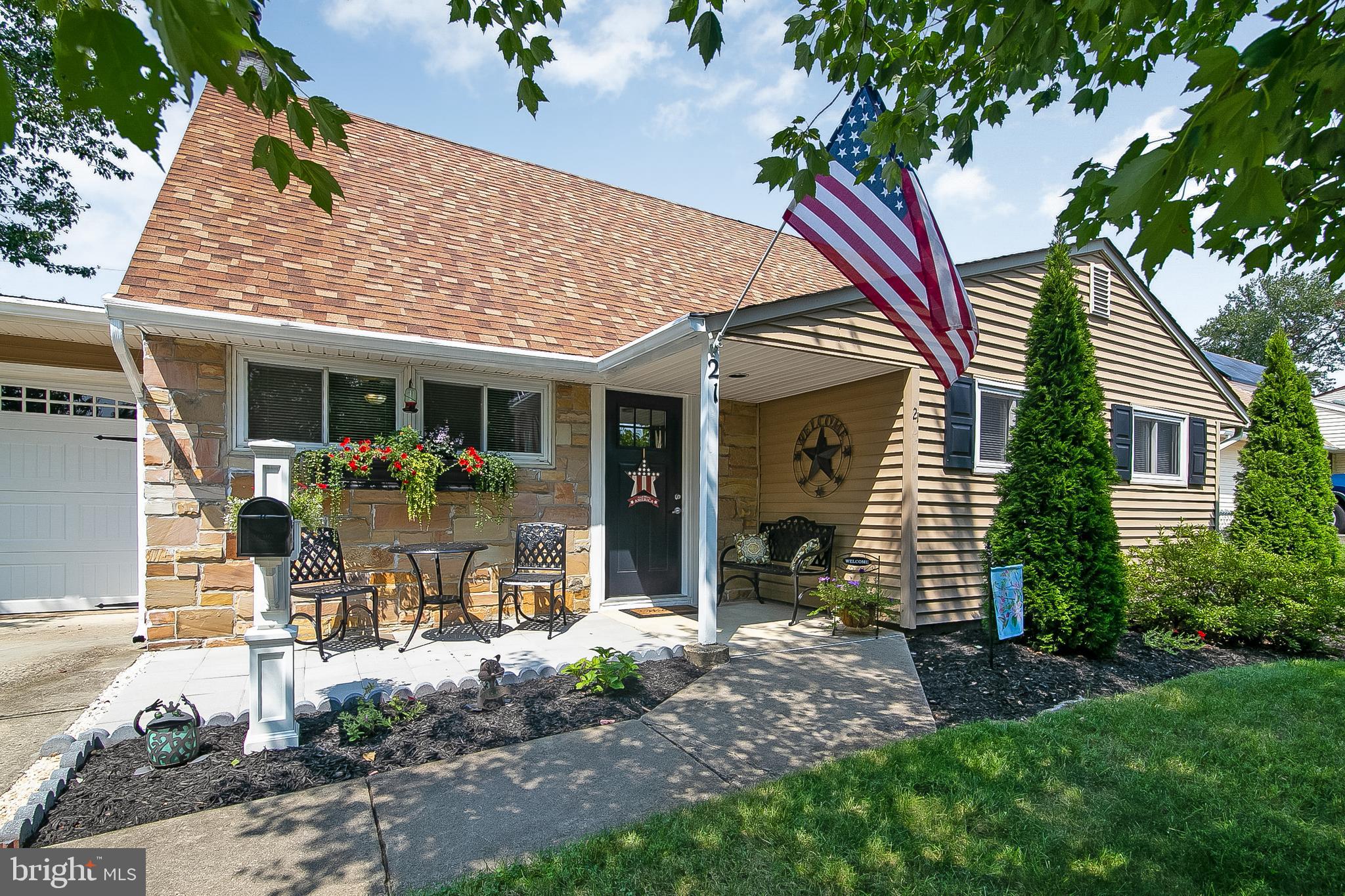 21 Hydrangea Road Levittown, PA 19056 - Photo 1 of 47 Gallery Image 1