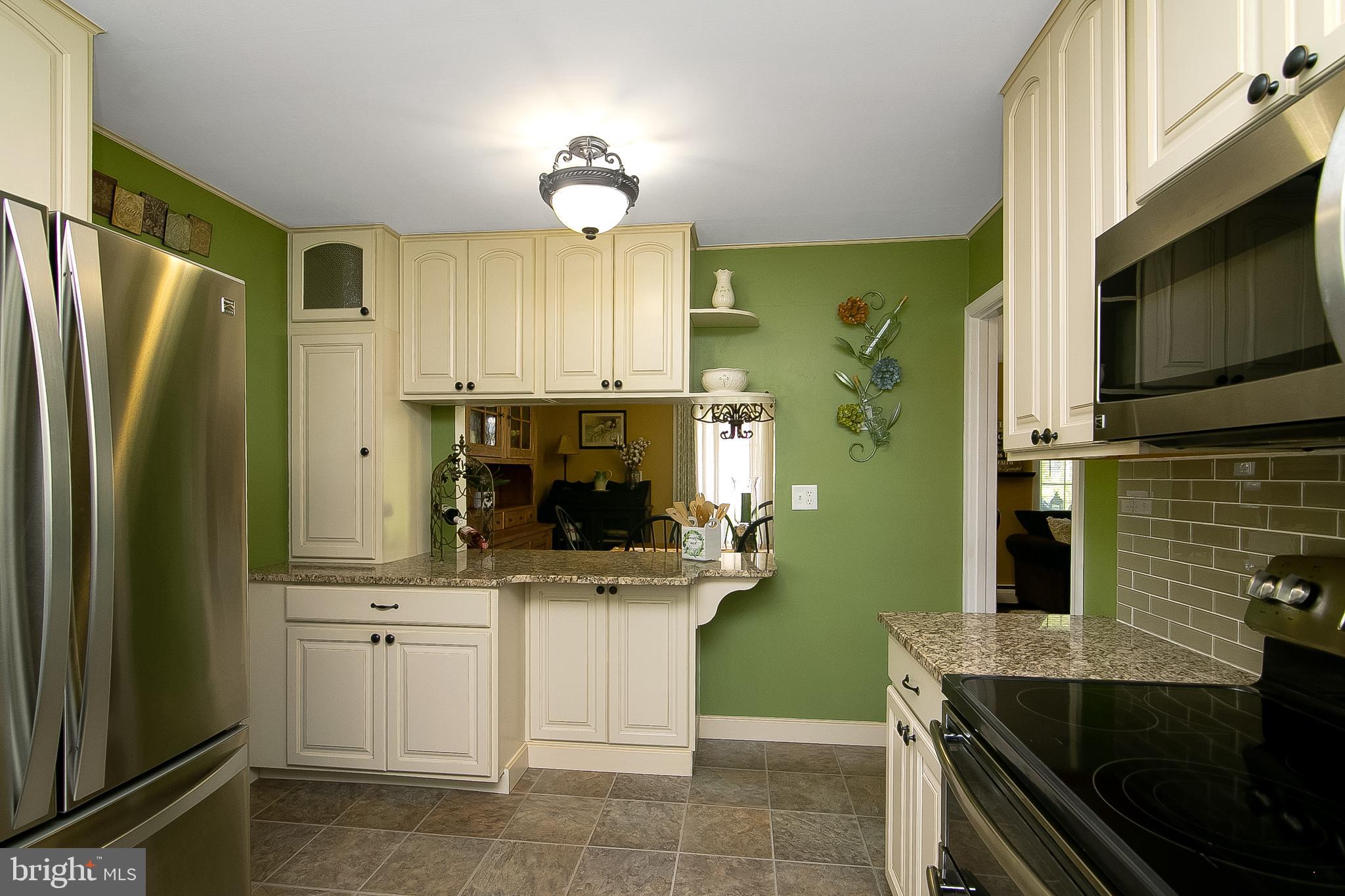 21 Hydrangea Road Levittown, PA 19056 - Photo 16 of 47 Gallery Image 16
