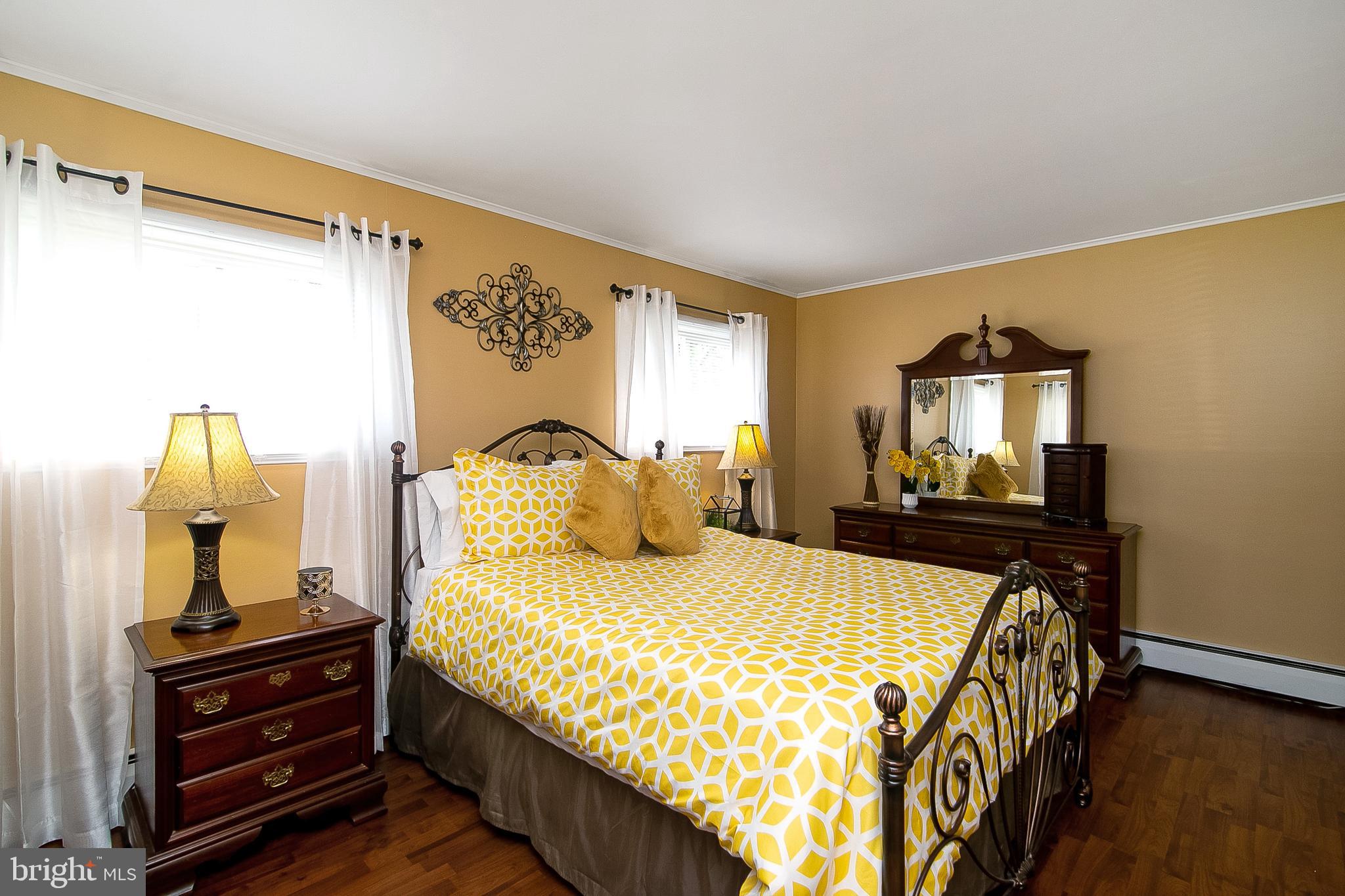 21 Hydrangea Road Levittown, PA 19056 - Photo 17 of 47 Gallery Image 17