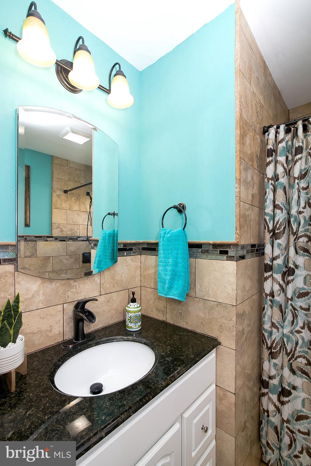 21 Hydrangea Road Levittown, PA 19056 - Photo 21 of 47 Gallery Image 21