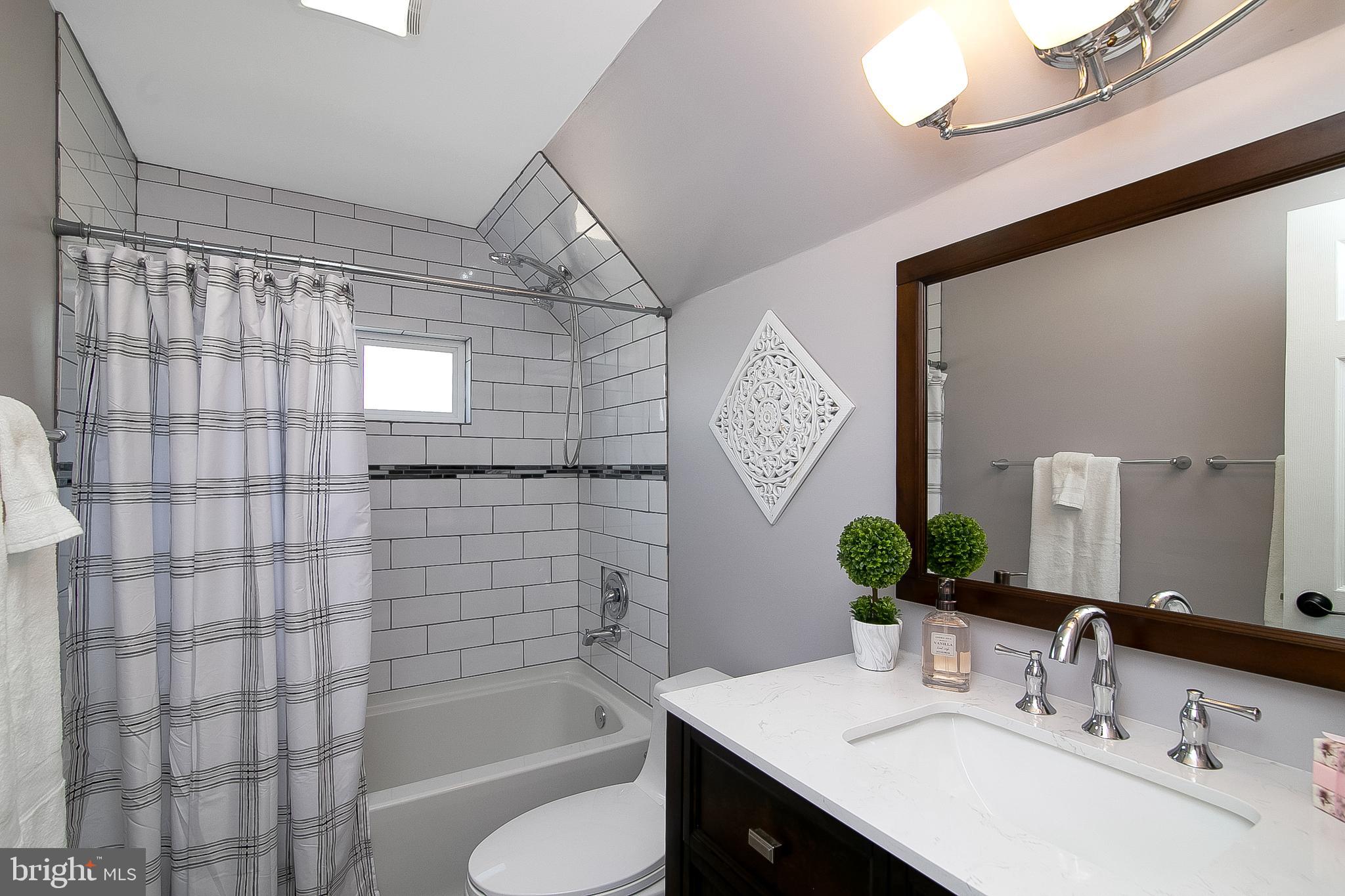 21 Hydrangea Road Levittown, PA 19056 - Photo 4 of 47 Gallery Image 4