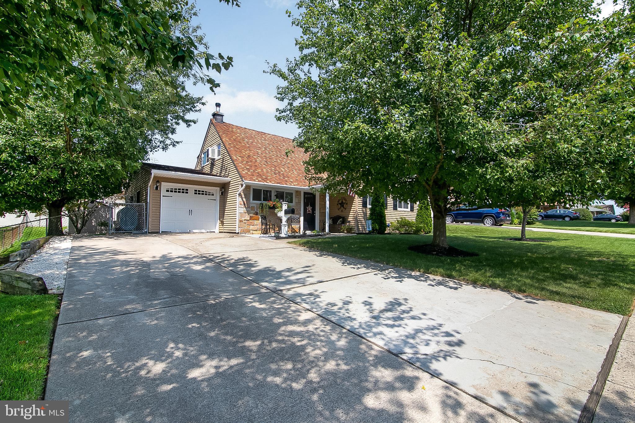 21 Hydrangea Road Levittown, PA 19056 - Photo 6 of 47 Gallery Image 6