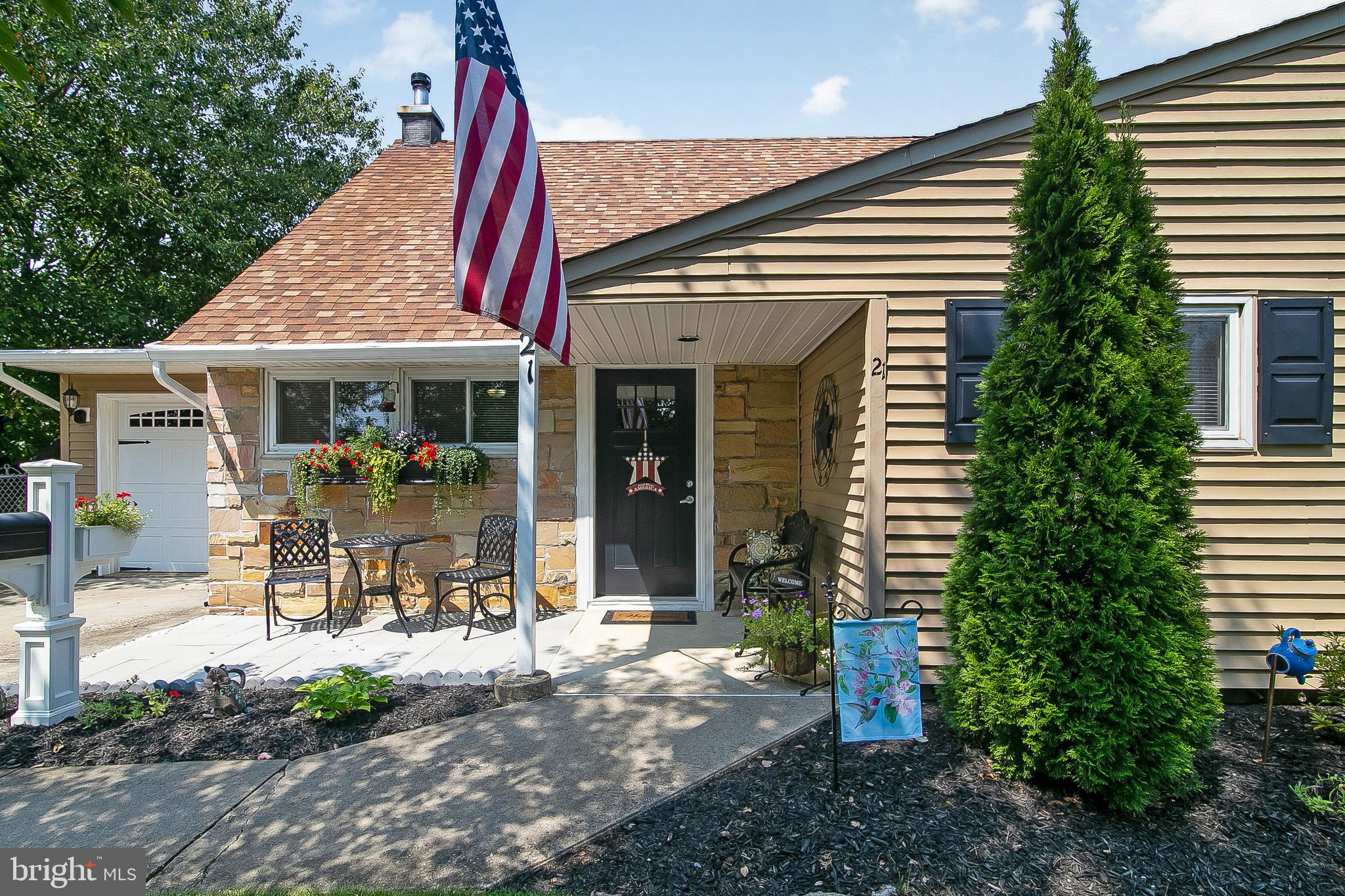 21 Hydrangea Road Levittown, PA 19056 - Photo 8 of 47 Gallery Image 8