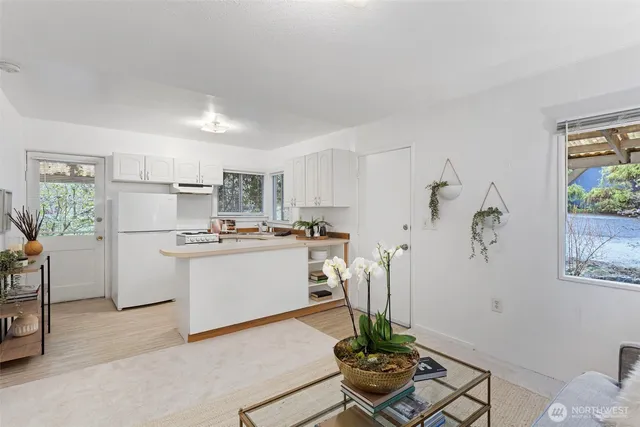 $555,000 | 19028 15th Avenue Northeast, Shoreline, WA 98155