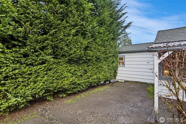 $555,000 | 19028 15th Avenue Northeast, Shoreline, WA 98155