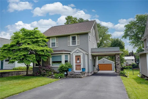 $299,900 | 178 Kiniry Drive, Irondequoit, NY 14609