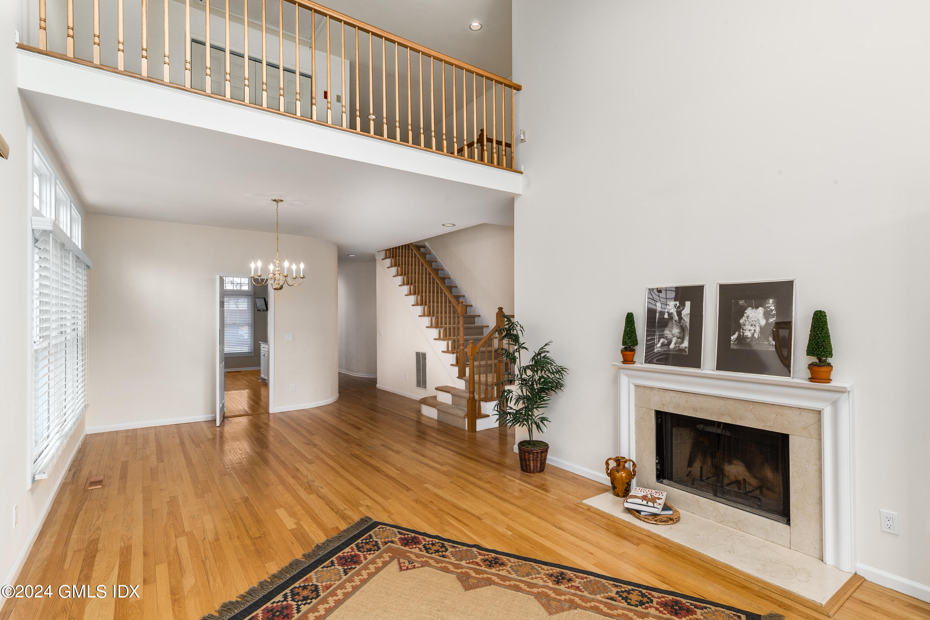 186 Field Point Road, Unit 4B Greenwich, CT 06830 - Photo 4 of 39 Living Room View (2)