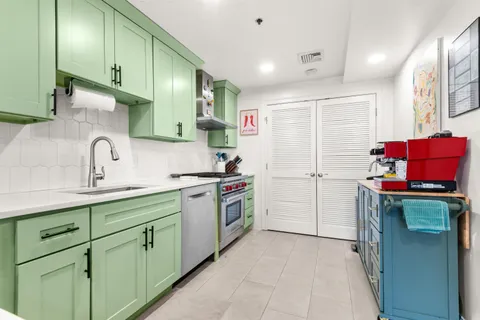 $1,250,000 | 63 Sussex Street, Unit 8, Jersey City, NJ 07302