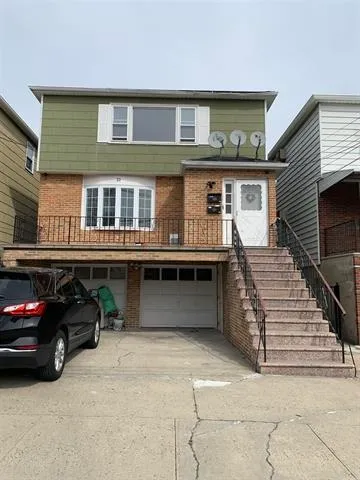 $2,800 | 33 East 51st Street, Unit 2, Bayonne, NJ 07002
