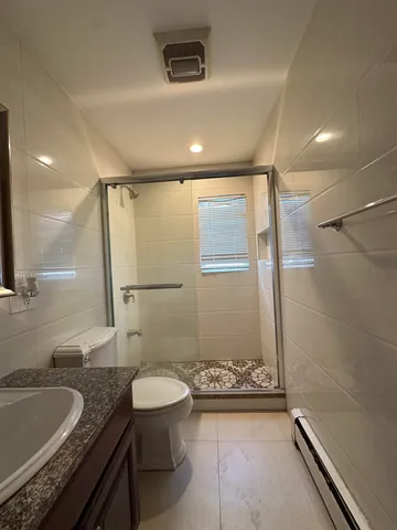 $2,800 | 33 East 51st Street, Unit 2, Bayonne, NJ 07002