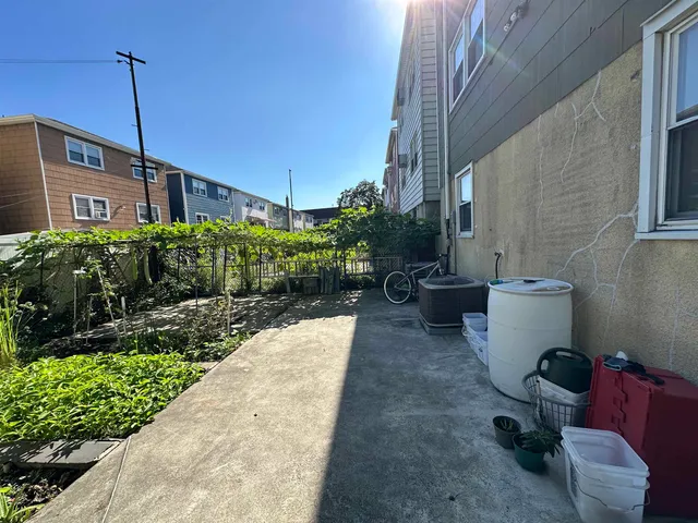 $2,800 | 33 East 51st Street, Unit 2, Bayonne, NJ 07002