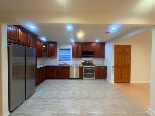 $2,800 | 33 East 51st Street, Unit 2, Bayonne, NJ 07002